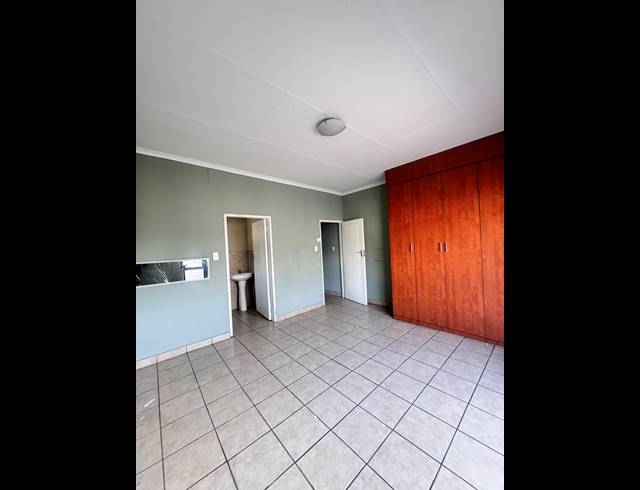 3 BEDROOM DUPLEX FOR SALE IN DIXON AH